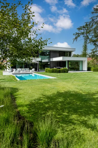 Moderne villa met ruim terras en zwembad in Keerbergen